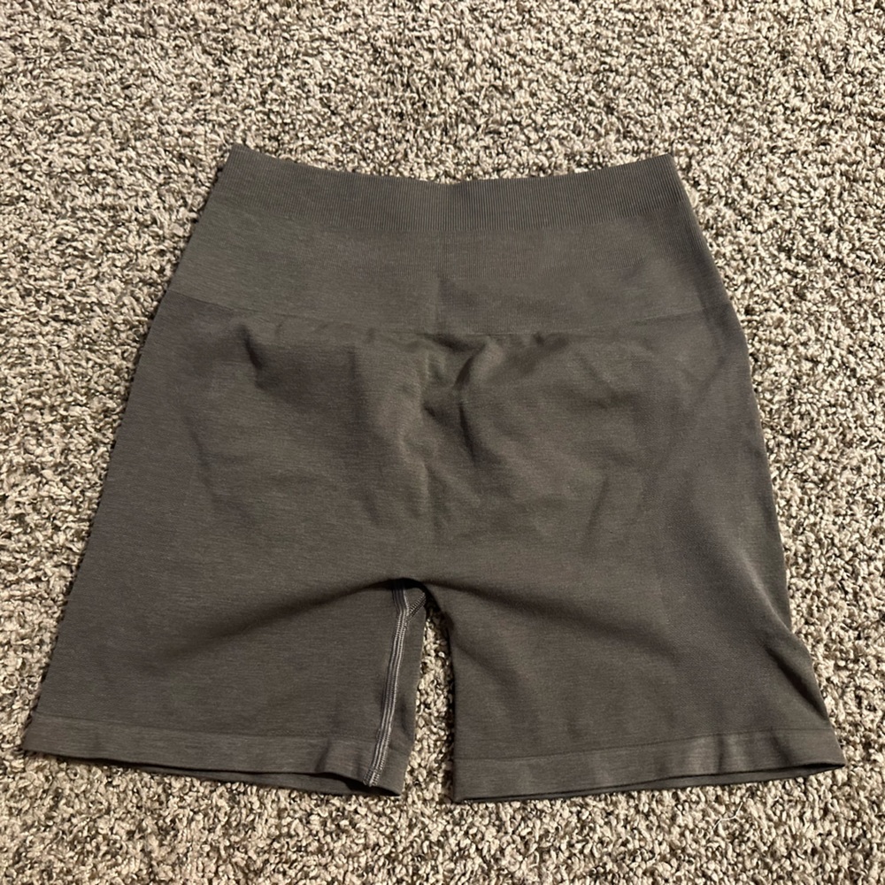 Alphalete amplify shorts